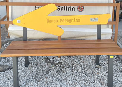 4 – Banco Peregrino de San Amaro (Barro)